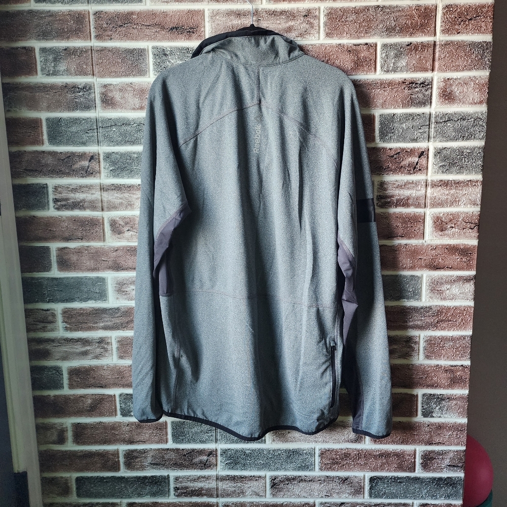 Pullover - Picture 9 of 10